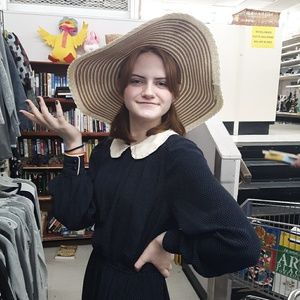 Meet your Posher, Hope